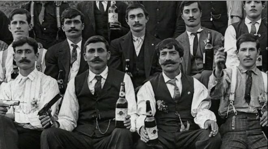 Σπάνια φωτογραφικά στιγμιότυπα από τη ζωή των Ελλήνων μεταναστών στις ΗΠΑ, από τις αρχές του 1900 και μέχρι τα μέσα του 1960