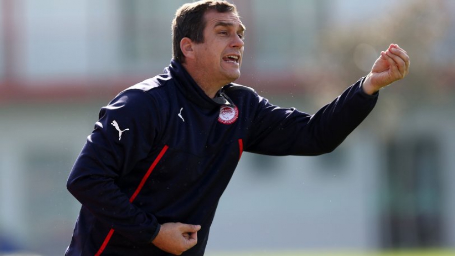 Τέλος ο Μπέντο, προσωρινά ο Βούζας!