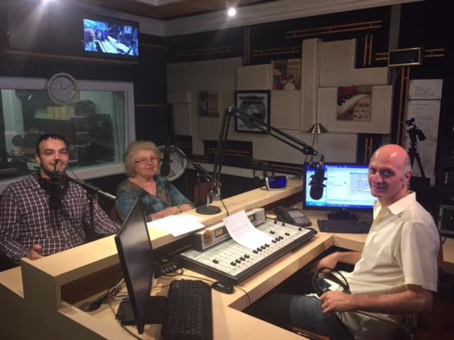 Tην Ελλάδα αγαπώ....Μιχαηλίδου και Στρατης στον Hellas FM