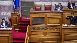 Έντονη αντιπαράθεση Μητσοτάκη - Τσίπρα για τα Δημόσια Πανεπιστήμια