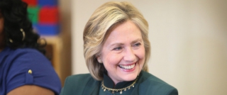 Η Χίλαρι Κλίντον έχει το προβάδισμα στις προτιμήσεις της παγκόσμιας κοινότητας