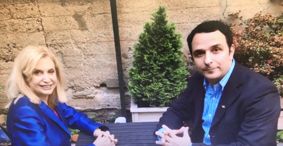 Η Βουλευτής Κάρολυν Μαλόνυ στον Hellas FM και τον Δημήτρη Φιλιππίδη