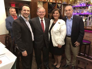 Δημήτρης Φιλιππίδης, Πρόεδρος Παμμακεδονικής Ένωσης ΗΠΑ: Xρέος του Ελληνισμού της Αμερικής η στήριξη του Γερουσιαστή Μενέντεζ!