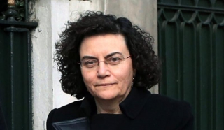 Α εντάξει τότε! Δεν σήκωσε η Βαλαβάνη τα λέφτα… Η μητέρα της το εκανε!