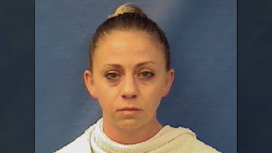 Μπέρδεψε τα σπίτια, πέρασε τον γείτονά της για ληστή και τον σκότωσε