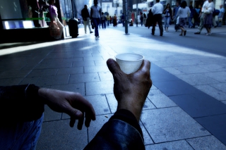 O ΜΗTΡΟΠΟΛΙΤΗΣ ΜΕΣΟΓΑΙΑΣ ΝΙΚΟΛΑΟΣ:  «ΩΣ ΕΔΩ! ΔΕΝ ΜΠΟΡΟΥΜΕ ΑΛΛΟ.  ΒΡΕΣΤΕ ΑΛΛΕΣ ΛΥΣΕΙΣ»