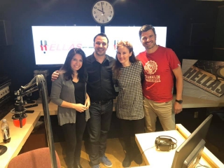 Οι πρωταγωνιστές της παράστασης "Σ'αγαπάω, αλλά..." στον HELLAS FM (AUDIO)