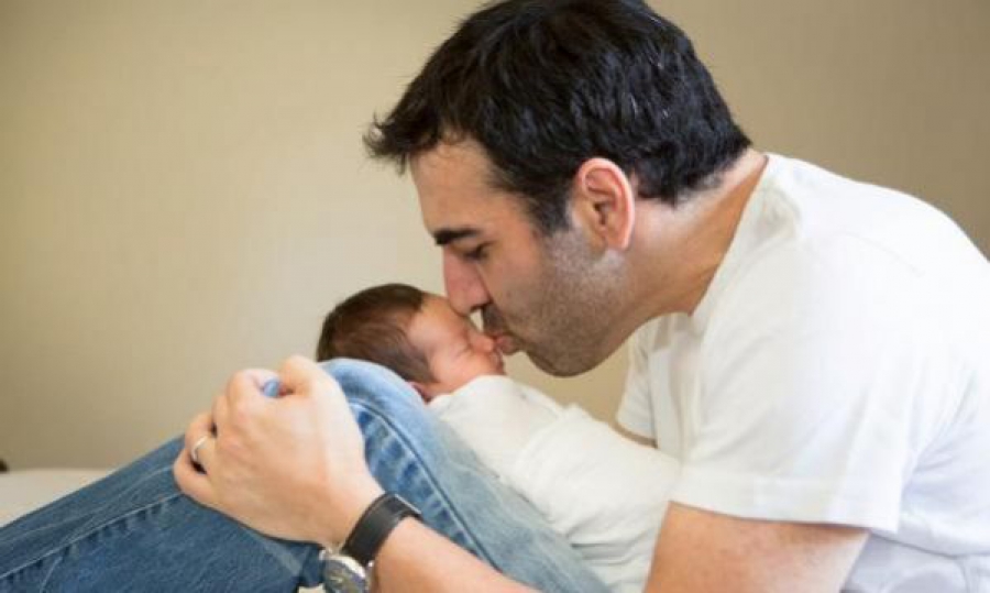 Κώστας Γρίμπιλας: Ο Θεός του πήρε ένα παιδί και του χάρισε δύο! Δείτε τη φωτογραφία των νεογέννητων