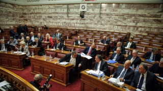 Πέρασαν οι Πρέσπες από την Επιτροπή της Βουλής