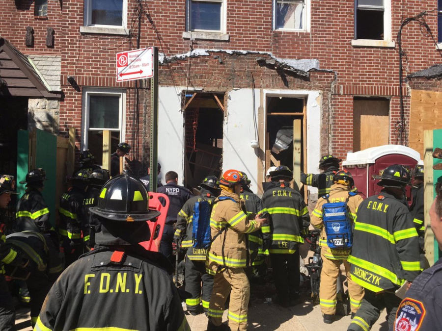 ΕΚΤΑΚΤΟ: ΕΡΓΑΤΙΚΟ ΑΤΥΧΗΜΑ ΣΤΗΝ ΑΣΤΟΡΙΑ-2 ΕΡΓΑΤΕΣ ΣΕ ΚΡΙΣΙΜΗ ΚΑΤΑΣΤΑΣΗ-1 ΠΑΡΑΜΕΝΕΙ ΕΓΚΛΩΒΙΣΜΕΝΟΣ-ΥΠΕΡΑΝΘΡΩΠΕΣ ΠΡΟΣΠΑΘΕΙΕΣ ΔΙΑΣΩΣΤΩΝ!