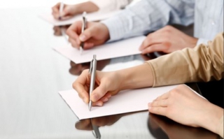 3 στους 10 που αναζητούν εργασία στρέφονται προς το εξωτερικό