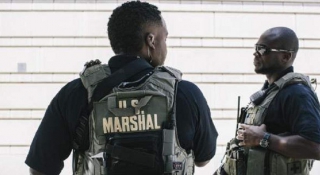 Οι 9 πιο επικίνδυνοι φυγόδικοι καταζητούμενοι στις ΗΠΑ -Βιαστές, αεροπειρατές, απαγωγείς (pics)