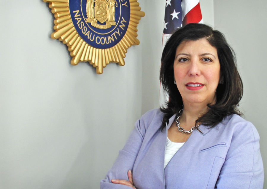 Πανηγυρική επανεκλογή της Μάντλιν Σίνγκας