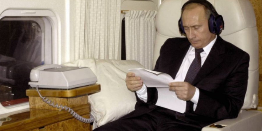 ΣΑΣ ΕΝΤΥΠΩΣΙΑΖΕΙ ΤΟ AIR FORCE ONE ΤΟΥ ΟΜΠΑΜΑ; Δείτε το αεροσκάφος του Πούτιν και θα μείνετε άφωνοι!