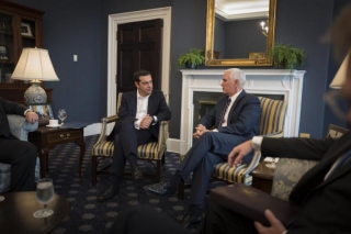 Συνάντηση Τσίπρα με τον Mike Pence στον Λευκό Οίκο