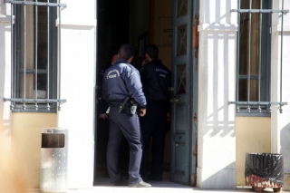 Προκλητικός ο "πατέρας" της 16χρονης! "Δεν την έχω βιάσει 30 φορές που λένε, λιγότερες είναι"! Γροθιά στο στομάχι οι σοκαριστικές αποκαλύψεις