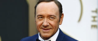 Ο Kevin Spacey αποκάλυψε πως είναι gay, αφού κατηγορήθηκε πως είχε παρενοχλήσει σεξουαλικά 14χρονο αγόρι