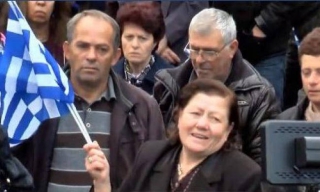 Συγκλονίζει η μητέρα του Κωνσταντίνου Κατσίφα