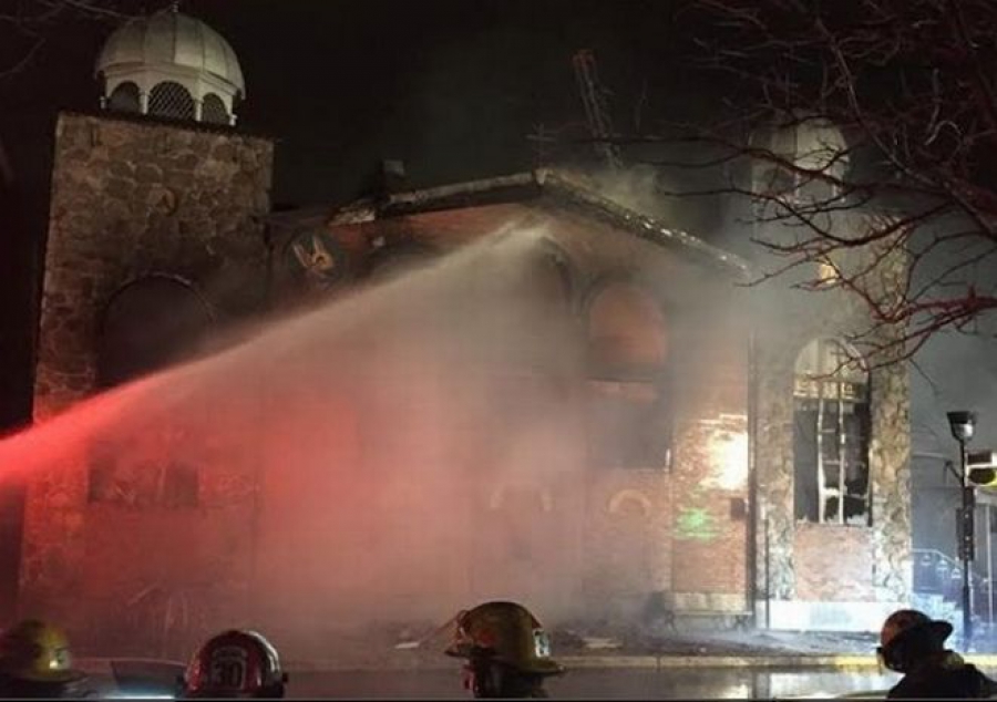 Στάχτη έγινε ελληνική εκκλησία στον Καναδά