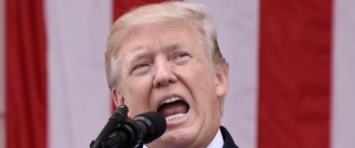 Στην αντεπίθεση κατά της Γερμανίας και της Μέρκελ πέρασε ο Τραμπ