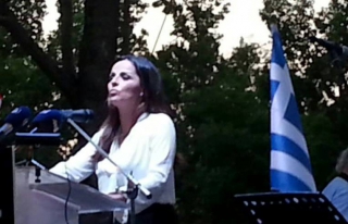 «Θλιμμένες» σημαίες-Αφιερωμένο σ αυτούς που νομίζουν ότι είναι λεύτεροι!  Tης Κατερίνας Χριστοφίδου, Δημοσιογράφου.