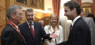 Συζήτηση στη Βουλή για σκάνδαλα: “Αλέξη μου, Κυριάκο μου”