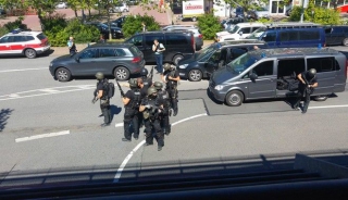 BREAKING NEWS EΠΙΘΕΣΗ ΣΤΗ ΓΕΡΜΑΝΙΑ ΜΕΣΑ ΣΕ ΚΙΝΗΜΑΤΟΓΡΑΦΟ! ΦΟΒΟΙ ΓΙΑ ΜΑΚΕΛΕΙΟ