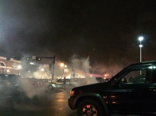 ΕΚΤΑΚΤΟ: Ξεκίνησαν οι ταραχές στο Φεργκιουσον μετά την απόφαση των ενόρκων για αθώωση του Νταρεν Γουίλσον