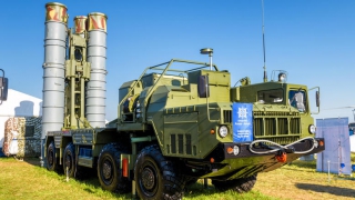 Ανεβαίνει το θερμόμετρο στην Κριμαία: Η Ρωσία μετέφερε S-400