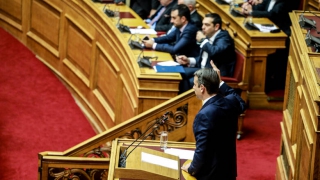 Μητσοτάκης: Εξετάζει πρόταση μομφής;