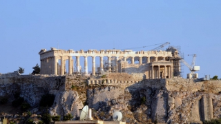 Άνδρας πήδηξε από την Ακροπολη