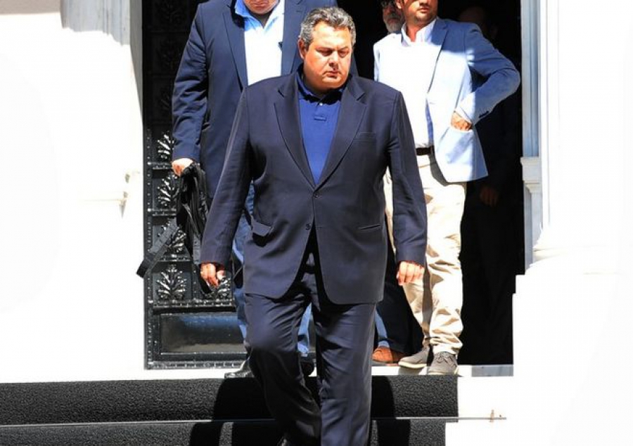 Μετά την απειλή Καμμένου για παραίτηση, το Μαξίμου διευκρινίζει: Όχι μείωση αμυντικών δαπανών