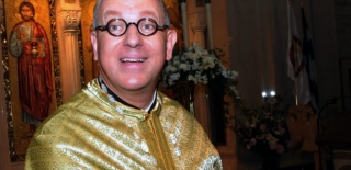 Eδώ ΠΑΠΑΣ, εκεί ΠΑΠΑΣ, βρέθηκε ο Παπάς στον ΚΑΝΑΔΑ! Ο π. Γούναρης άφησε την ιεροσύνη για ερωμένη