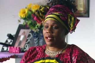 O σύζυγος έβαλε να τη σκοτώσουν, αλλά αυτή εμφανίστηκε στην κηδεία της