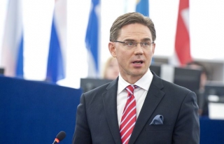 Kατάινεν:Δεν φταίνε τα μνημόνια αλλά οι Έλληνες πολιτικοί