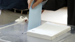 Δημοσκόπηση Pulse: Σταθερό προβάδισμα 9 μονάδων για τη ΝΔ