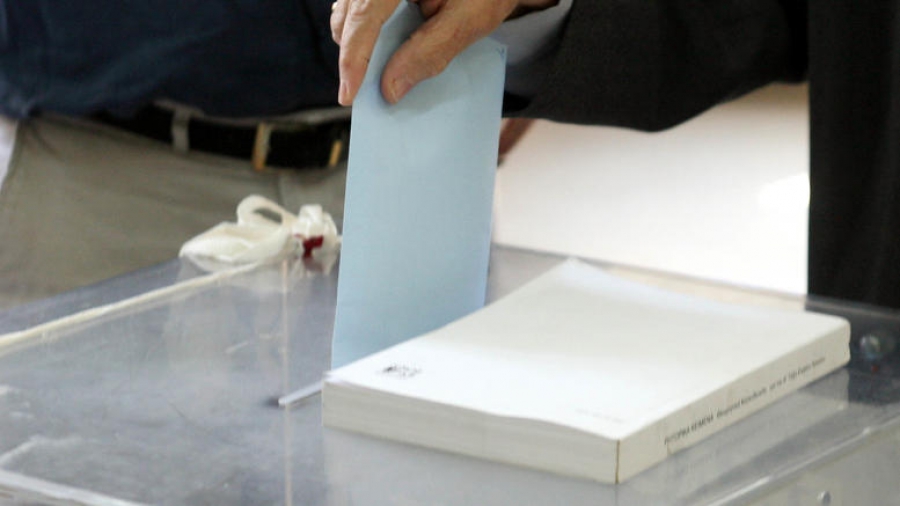 Δημοσκόπηση Pulse: Σταθερό προβάδισμα 9 μονάδων για τη ΝΔ