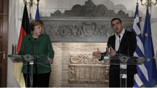 Τσίπρας: Συμφωνία μοντέλο οι «Πρέσπες» - Μέρκελ: Θα μιλήσω με Μητσοτάκη