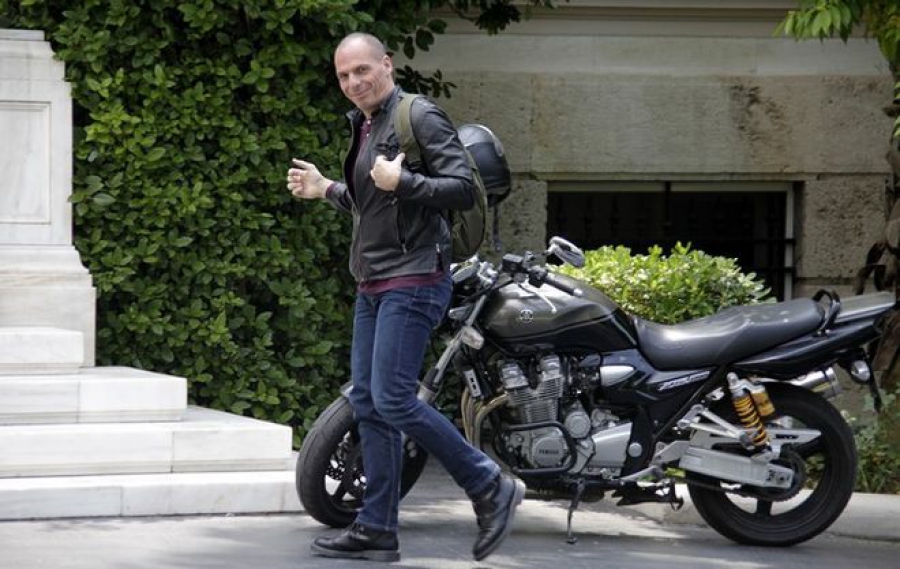 Ο Γιάνης Βαρουφάκης ανέλαβε σύμβουλος του Τζέρεμι Κόρμπιν