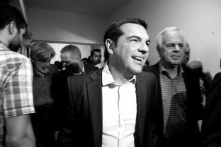 Απόψε κατατίθεται στη βουλή η συμφωνία. Επικοινωνία Τσίπρα με τους πολιτικούς αρχηγούς