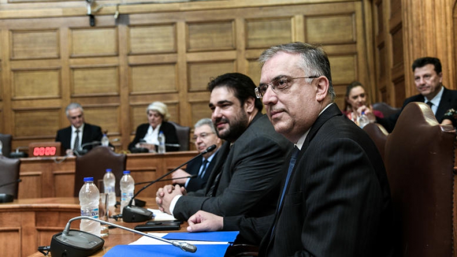 Αύριο στα κόμματα το νομοσχέδιο για την ψήφο των Ελλήνων του Εξωτερικού