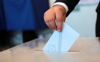 Καθαρό προβάδισμα ΣΥΡΙΖΑ σε νέα δημοσκόπηση