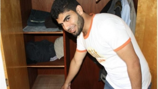 Σύρος πρόσφυγας βρήκε και παρέδωσε 150.000 ευρώ