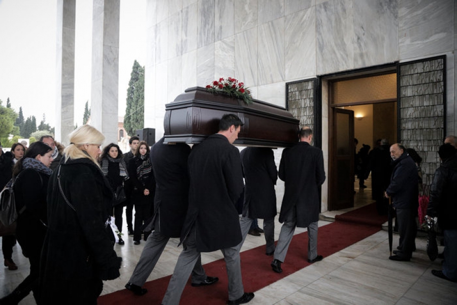 Θάνος Μικρούτσικος: Συγκλονιστικό «αντίο» με τα τραγούδια του