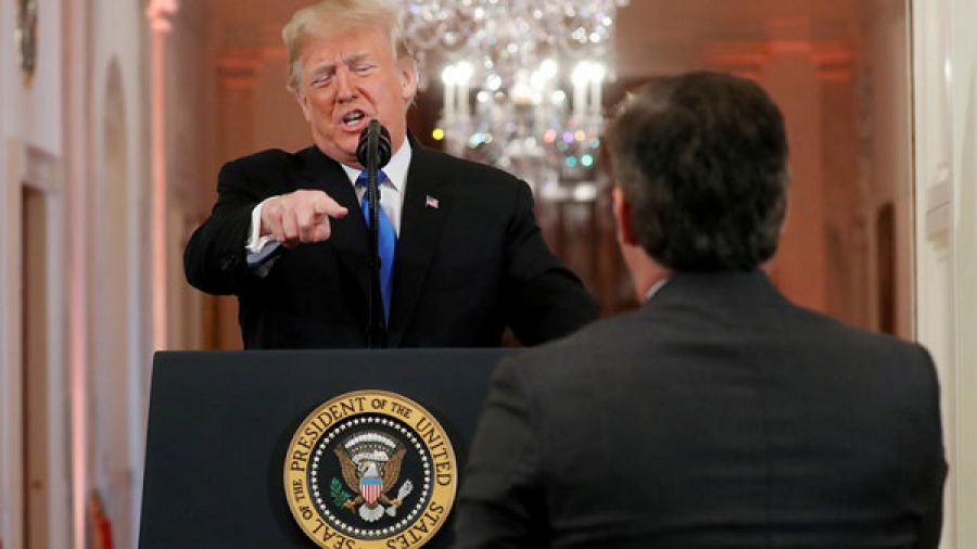 Η Διεθνής Ομοσπονδία Δημοσιογράφων καταγγέλει τον Τραμπ