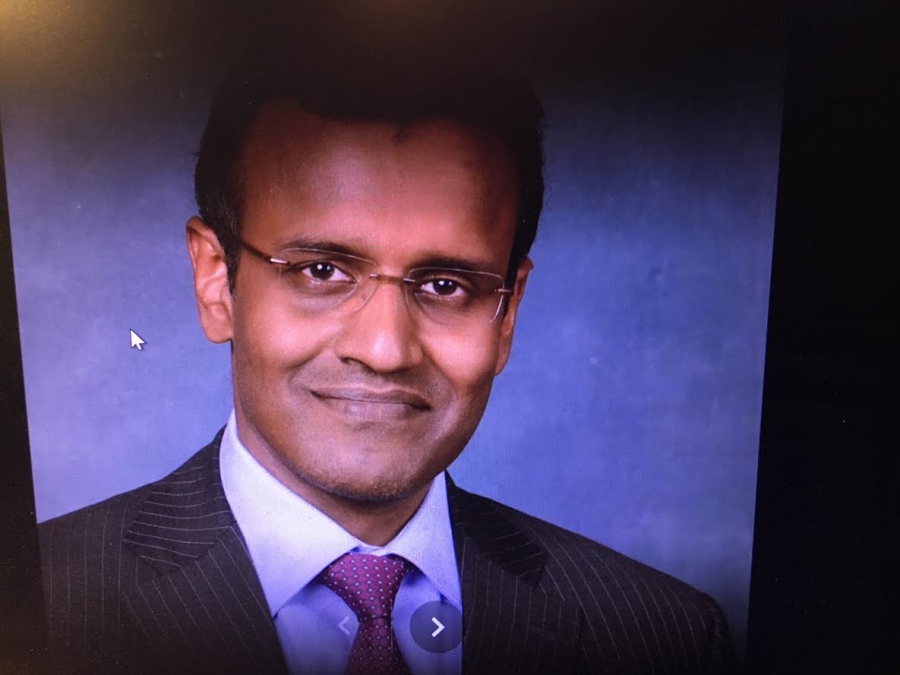 o Dr. Ninan Koshy στον Hellas FM