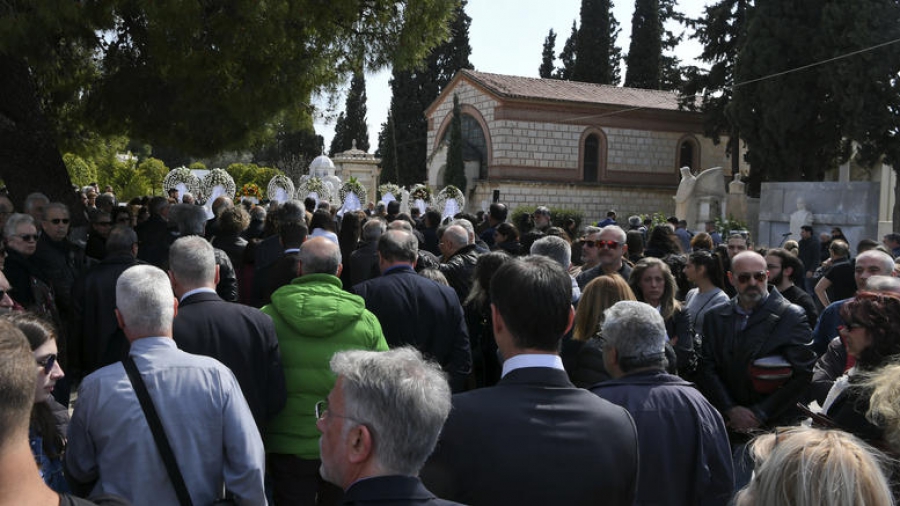 Πλήθος κόσμου αποχαιρέτησε τον Βασίλη Λυριτζή
