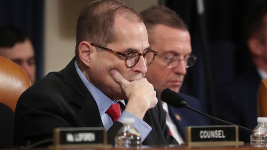 Προχωράει η πειθαρχική διαδικασία για καθαίρεση του Τραμπ