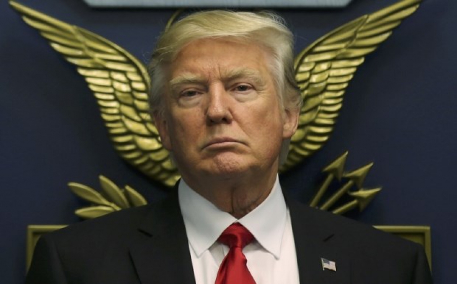 Ο Τραμπ κλείδωσε έξω από τις ΗΠΑ τους μουσουλμάνους, ακόμη και τους τουρίστες