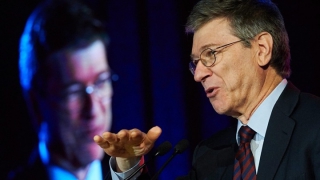 Στην Κύπρο το 2019 ο Τζ. Σακς